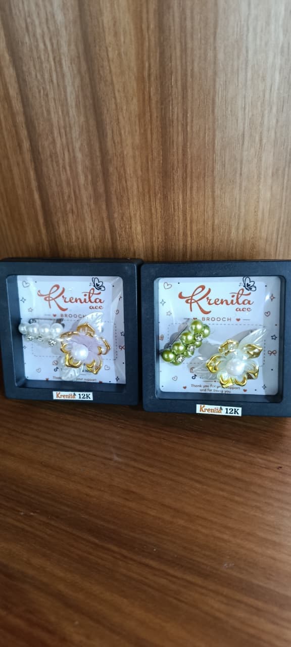 Brooch Bunga Krenita